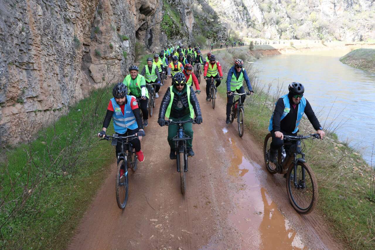 Konya’da bisikletçiler tarihe ve doğaya doğru pedal çevirdi 18